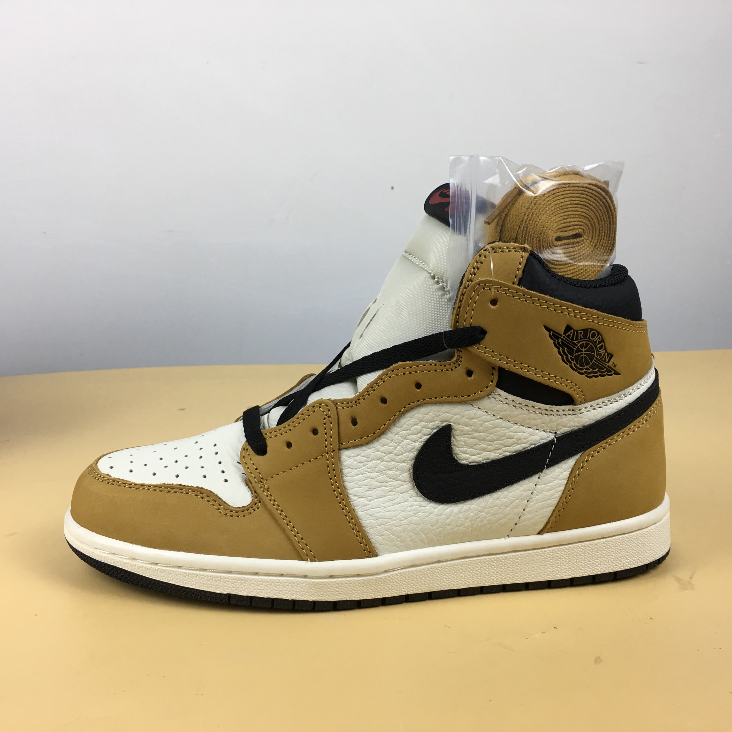 New Air Jordan 1 Rookie of the Year Wheat Yellow White Black Shoes